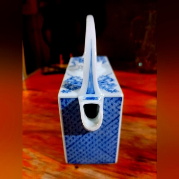 Vintage Handpainted CeramicTeapot w/Dragon Motif - Picture 2 of 4